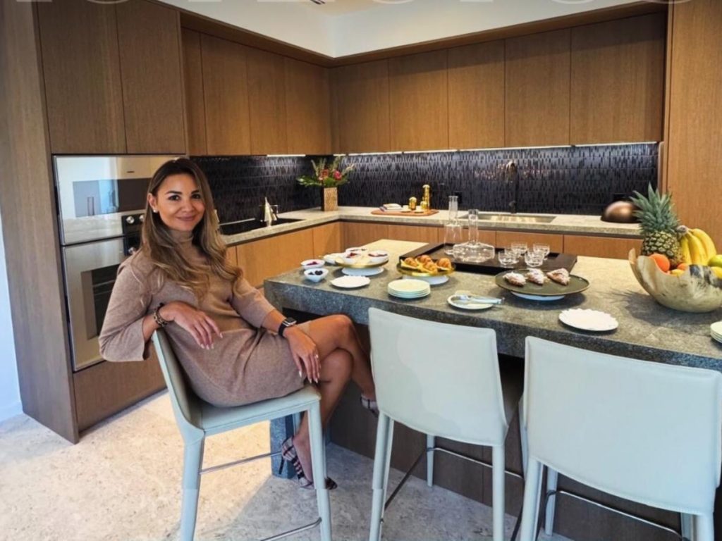 Irma Díaz, salvadoreña en Miami, guía a compatriotas que desean invertir en bienes raíces en Florida sin necesidad de residencia legal en EE.UU.