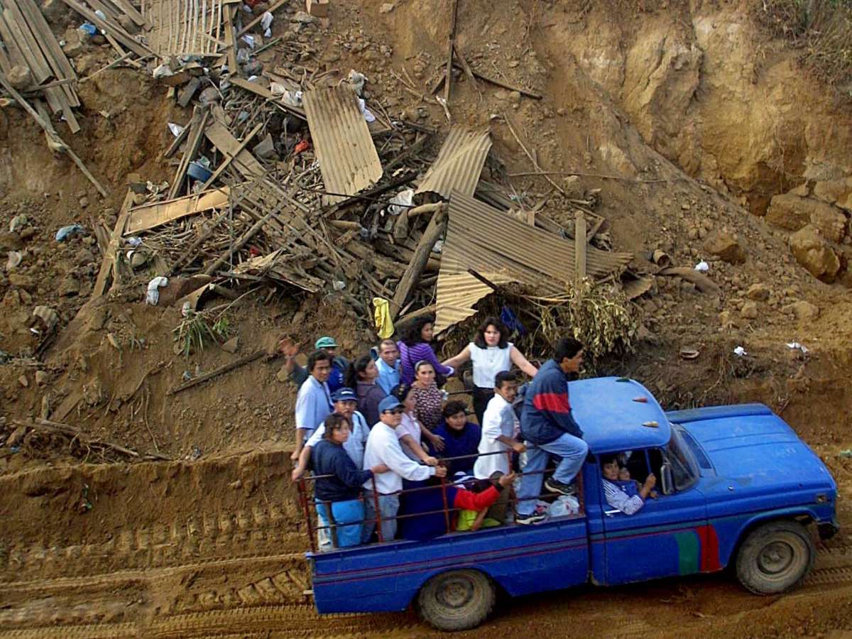 nacional-25-anos-terremoto-13-enero-2001-elsalvador-7