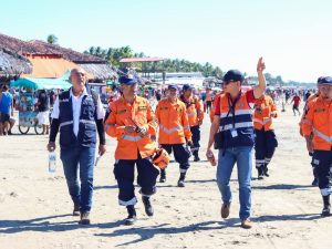Emergencias durante el fin de año 2025 en El Salvador: incendios, accidentes viales, rescates en playas y quemaduras por pólvora, con aumento respecto a 2024. Fotografía/ Protección Civil