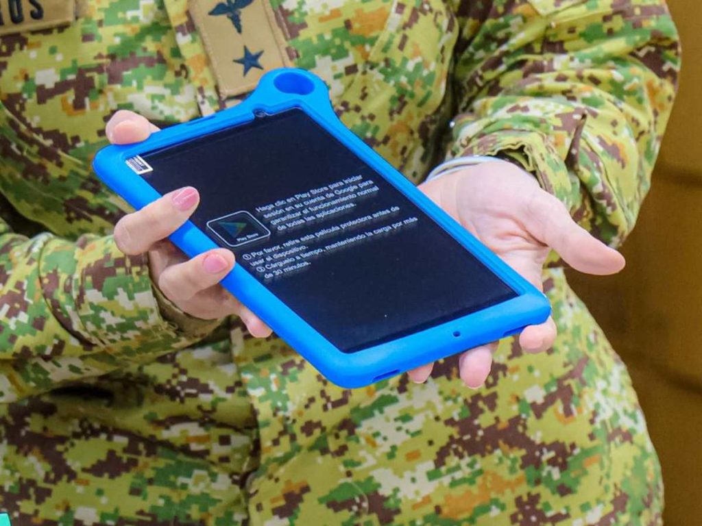 El componente tecnológico del paquete escolar se entrega por niveles educativos, como parte del fortalecimiento del aprendizaje digital.