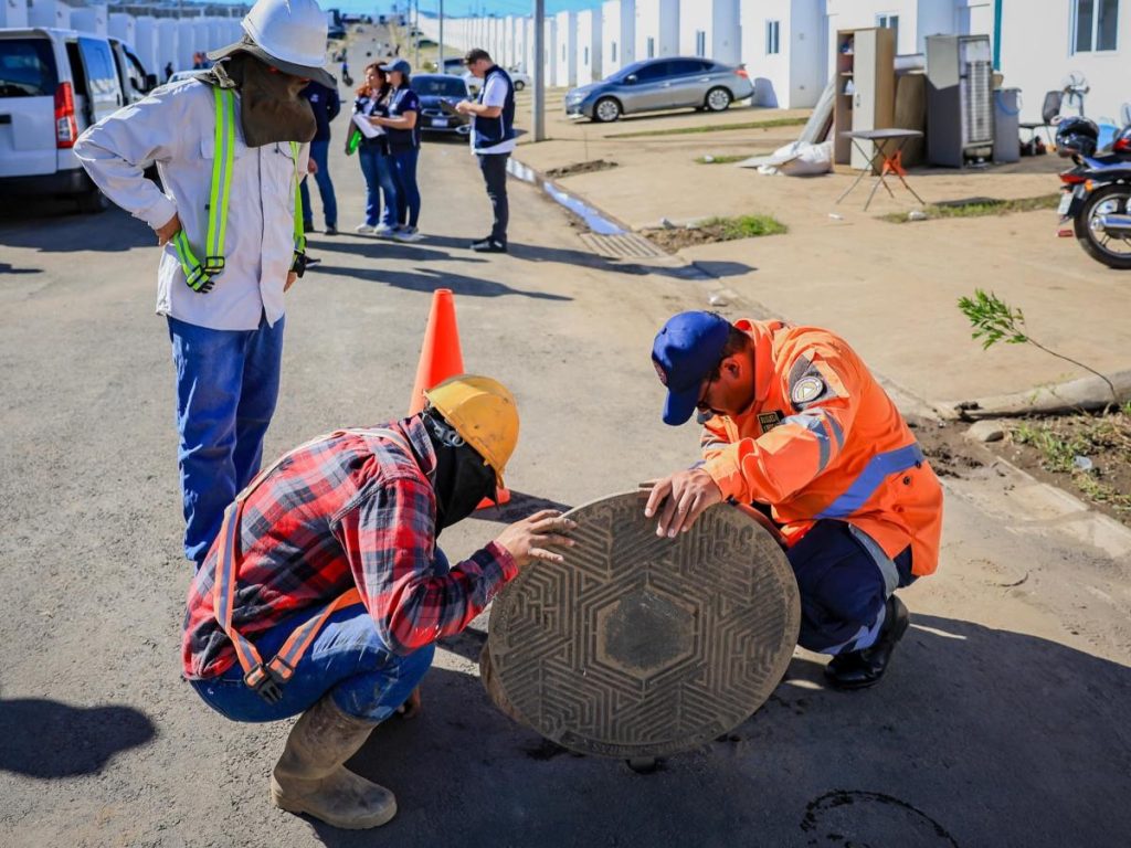Equipos del Ministerio de Vivienda y del MOP realizaron inspecciones técnicas en viviendas afectadas por las inundaciones en Ciudad Marsella. Fotografía/ Secretaría de Prensa