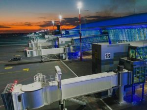 Asamblea ratifica préstamo de $195 millones para modernizar aeropuerto internacional