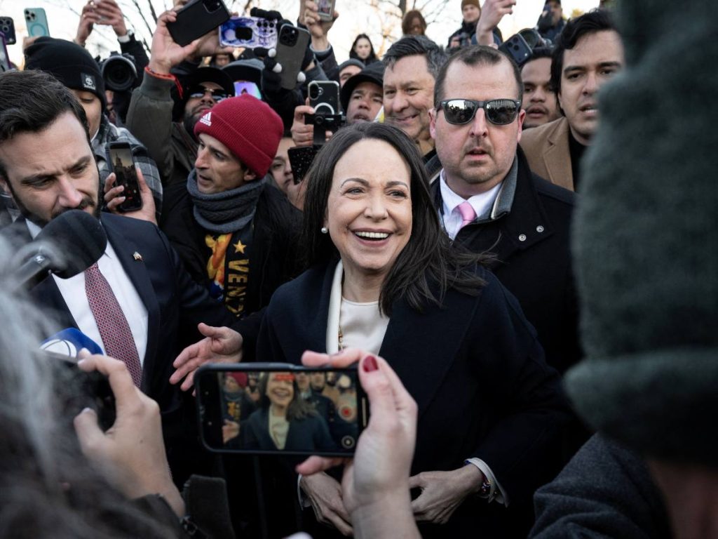 María Corina Machado entrega su medalla del Nobel de la Paz a Trump