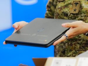 más de 440,000 dispositivos tecnológicos que ingresaron la noche anterior, levantó inquietudes sobre si los productos eran de origen local o extranjero.