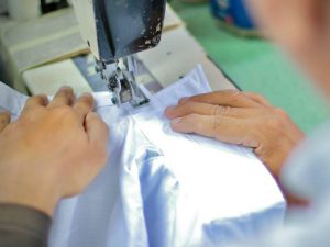 Tras ingreso de uniformes y calzado importado, Educación desmiente exclusión de proveedores locales