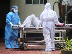 Autoridades sanitarias en India mantienen vigilancia activa tras la detección de casos de virus Nipah.