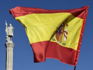 El Gobierno español aprobó un plan de regularización que podría beneficiar a unos 500.000 inmigrantes, en su mayoría latinoamericanos.