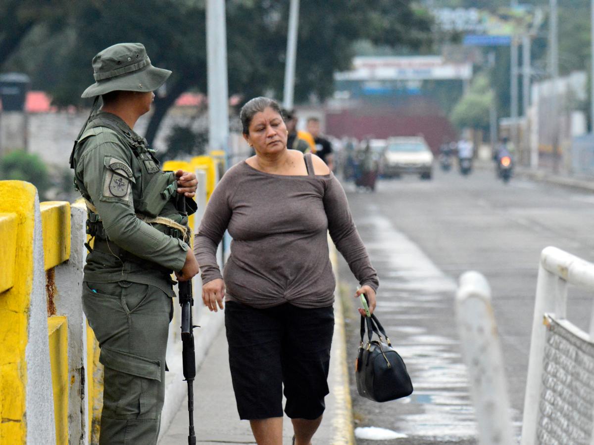 Venezuela declaró el estado de conmoción exterior, una medida prevista en la Constitución que amplía temporalmente los poderes del Ejecutivo ante amenazas graves a la seguridad nacional.