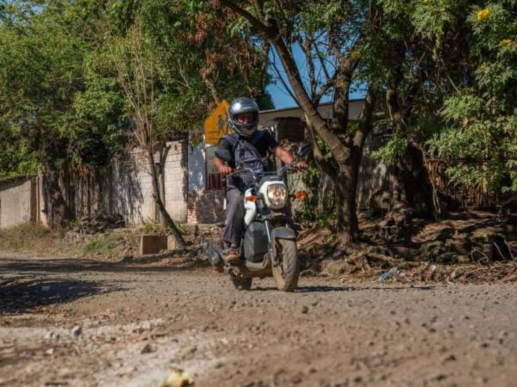 Trabajos de la DOM intervendrán 3.7 kilómetros de calle en Chalchuapa, Santa Ana Oeste, mejorando la conectividad entre el cantón Las Flores y la colonia El Tazumal.