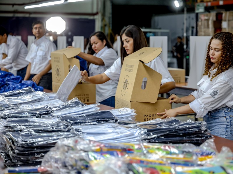 Los cambios de uniformes y zapatos del paquete escolar 2026 se realizarán sin costo en puntos cercanos a los centros escolares.