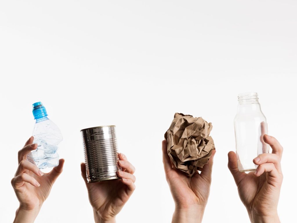 La recolección responsable de residuos contribuye a un entorno más limpio, ordenado y sostenible para todos.