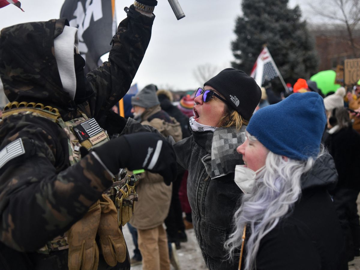 Trump amenaza con desplegar militares en Mineápolis por protestas contra el ICE
