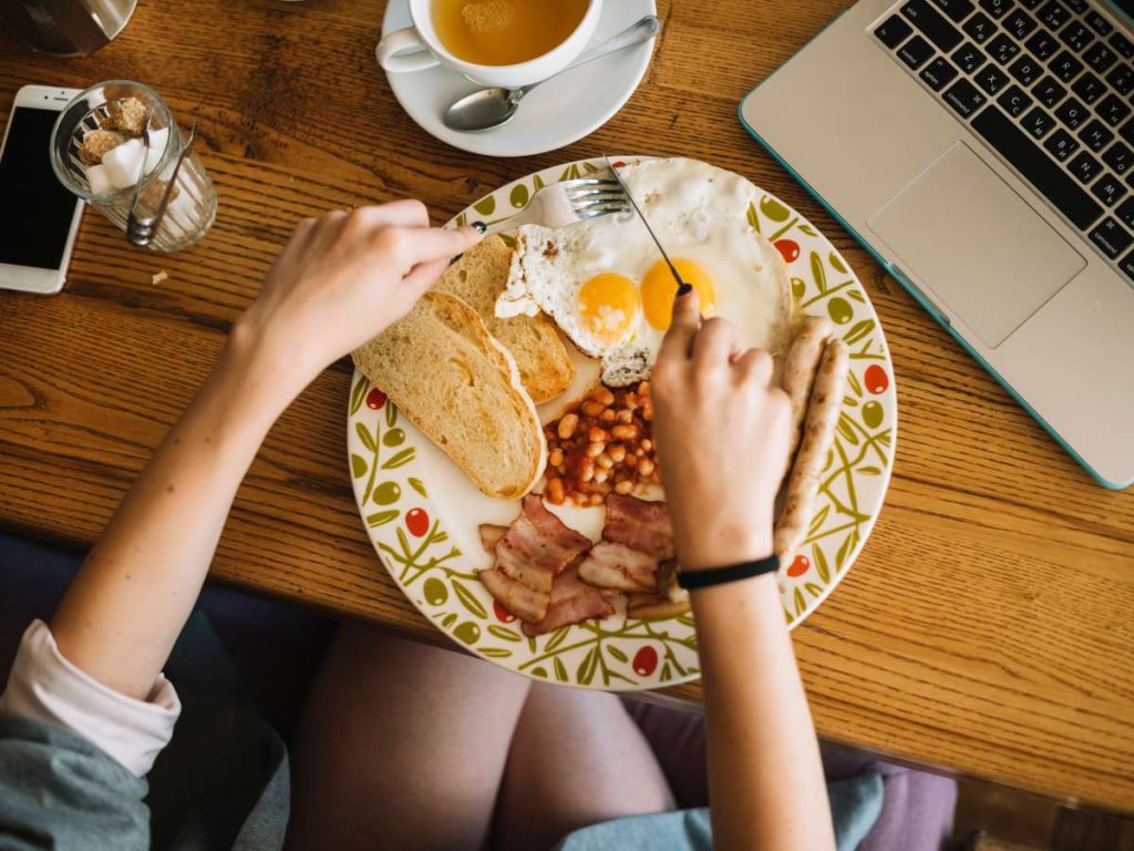 Rodeados de naturaleza y luz natural, los espacios al aire libre se convierten en el escenario perfecto para compartir buenos momentos.