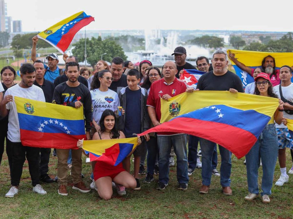 Las alcaldesas de Miami, Eileen Higgins y Daniella Levine Cava, pidieron al Gobierno de EE. UU. restablecer el Estatus de Protección Temporal (TPS) para los venezolanos, argumentando que Venezuela sigue siendo insegura tras la captura de Nicolás Maduro.