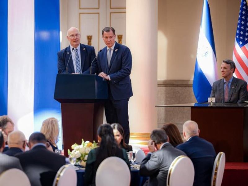 Congresista por el Tercer Distrito del Estado de Nueva York, Tom Suozzi.