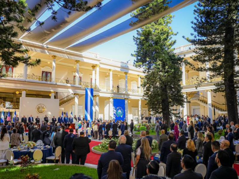 El Palacio Nacional fue sede del encuentro que reunió a funcionarios salvadoreños e invitados internacionales.