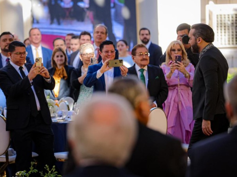 El desayuno incluyó mensajes y oraciones centradas en la cooperación, la fe y la unidad.