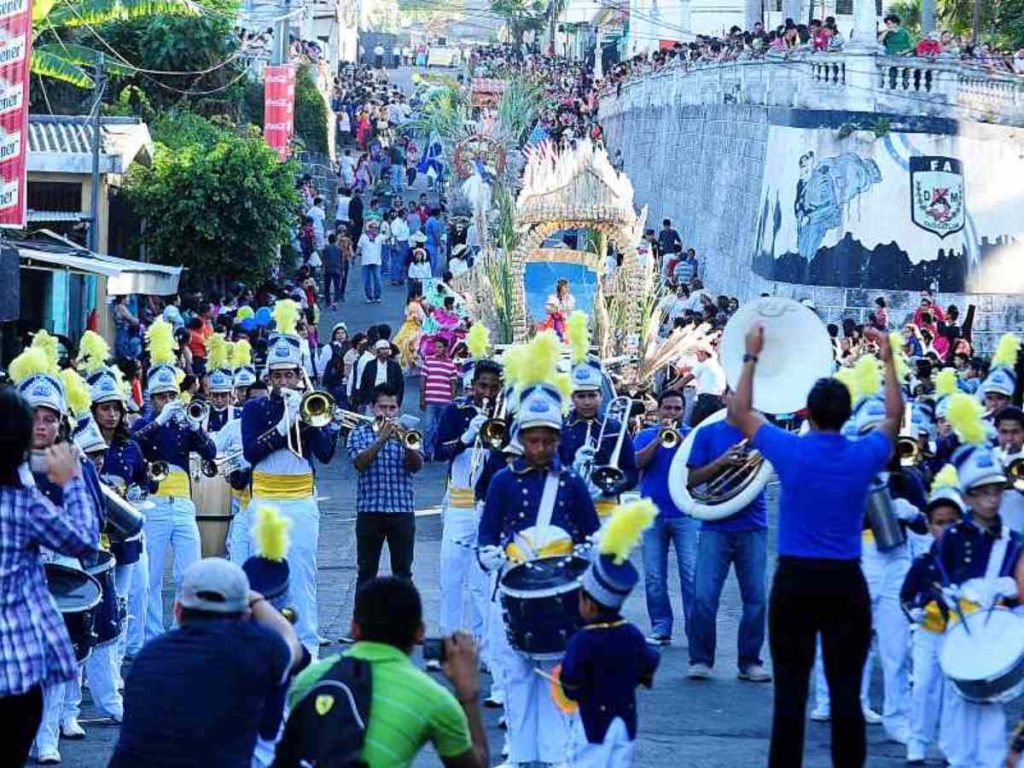 El sábado 10 de enero se llevará a cabo el tradicional desfile de carretas en Cojutepeque. Foto EDH / Archivo