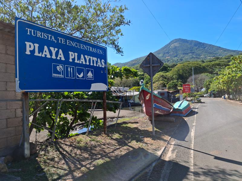 La playa es segura y tranquila, ideal para familias con niños.