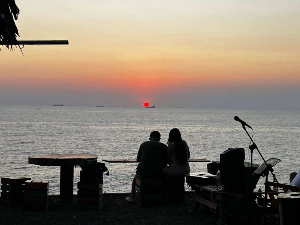 Plaza Santa Lucía reúne 12 emprendimientos locales con una oferta gastronómica variada y sin locales repetidos.
