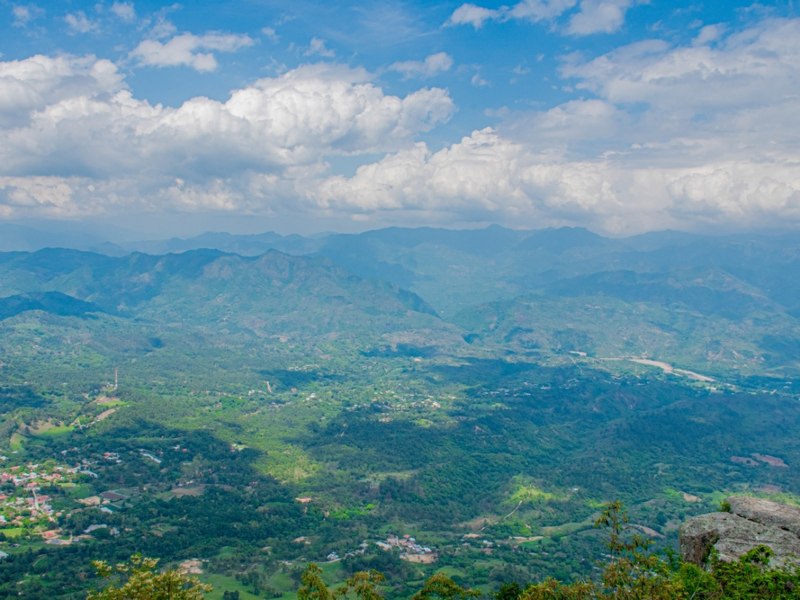 Vista panorámica desde la cima del peñón de Cayaguanca, en San Ignacio, Chalatenango.