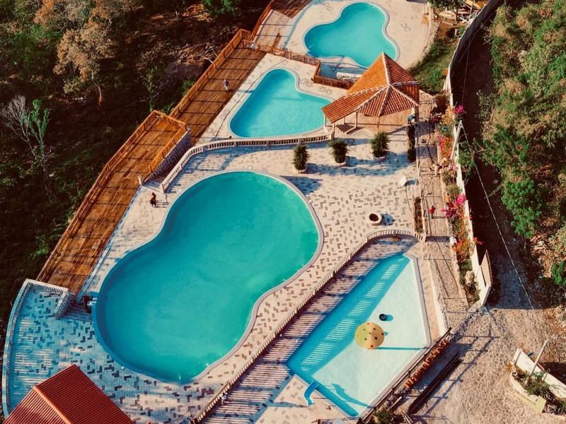 El clima fresco de Berlín, Usulután, convierte cada visita a Berlin Pool Party en una escapada ideal.