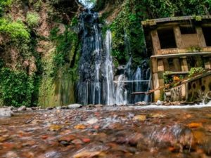 La caminata hacia Talcomunca es parte de la experiencia para quienes buscan turismo de contacto con la naturaleza.