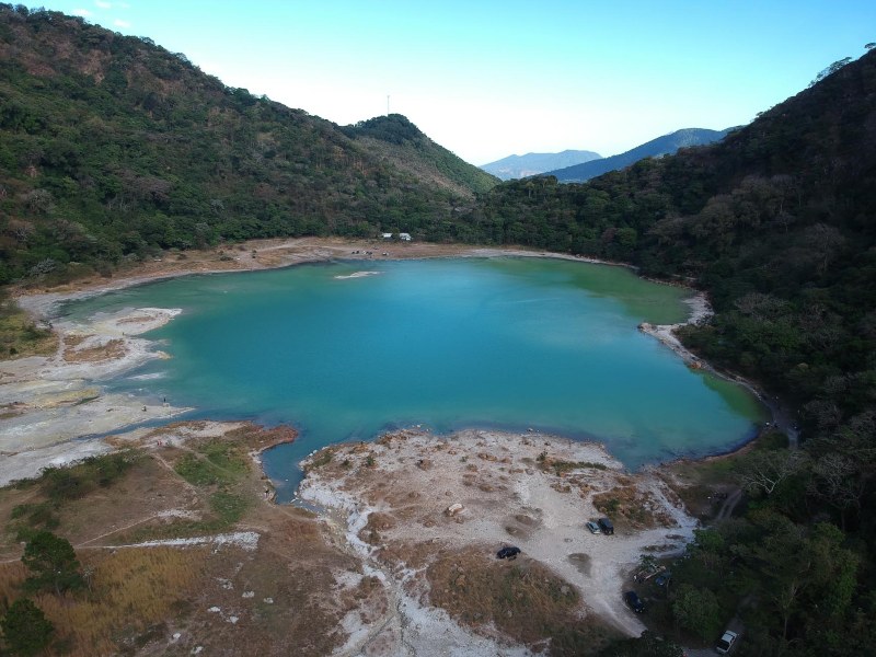 Ubicada en Usulután Norte, la Laguna de Alegría ofrece un espacio ideal para caminatas y recorridos al aire libre.