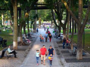 Parque Cuscatlán, un espacio histórico y verde en el corazón de San Salvador.