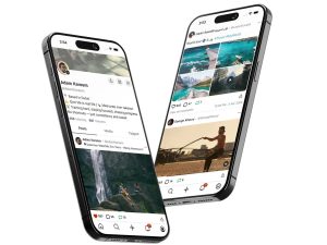 Fotografía cedida por la red social australiana UpScrolled de dos teléfonos móviles que muestran cuentas de usuarios de esta nueva red social.