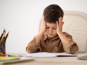 Aprender a manejar la frustración es parte del crecimiento emocional y una base clave para desarrollar paciencia desde la infancia.