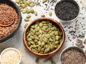 Cada semilla tiene propiedades únicas: linaza para el corazón, ajojolí para los huesos y de ayote para fortalecer defensas.