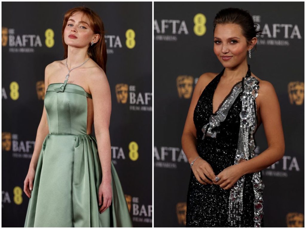 Sadie Sink en Prada y Mia McKenna-Bruce deslumbran en los BAFTA 2026 en Londres con siluetas modernas y detalles que reinventan el glamour clásico.