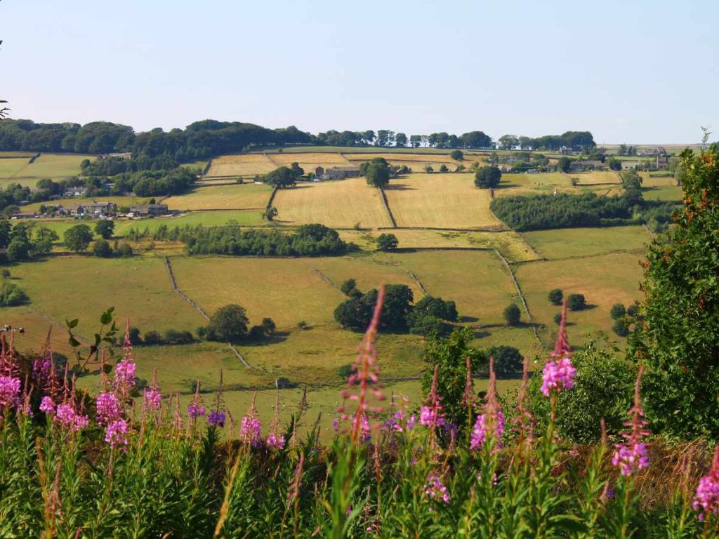 Bradford Pennines Gateway, en Reino Unido, ofrece colinas ondulantes y senderos renovados que impulsan una nueva forma de turismo rural y de paisaje.