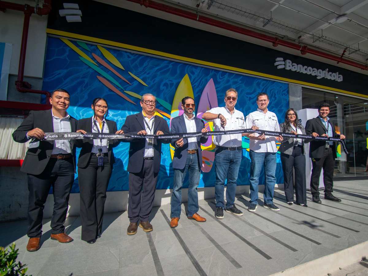 Nueva agencia de Bancoagrícola en Surf City, La Libertad, la segunda del banco en la zona costera.