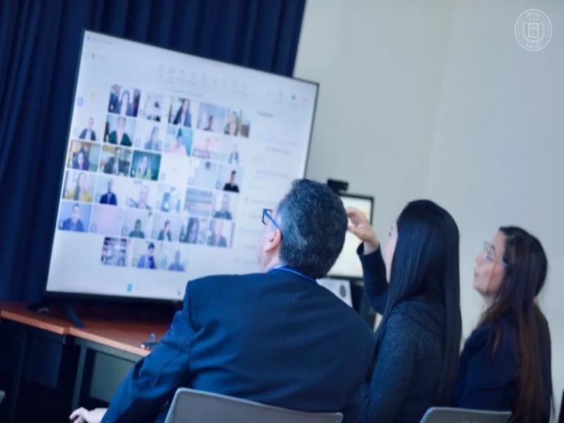 De los 7,496 abogados que iniciaron el examen de notariado 2025, solo 418 lo aprobaron, equivalente al 5.5 %, uno de los porcentajes más bajos desde 2021.