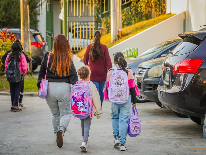 Padres de familia podrán solicitar el recambio de uniformes y calzado directamente en los centros escolares.