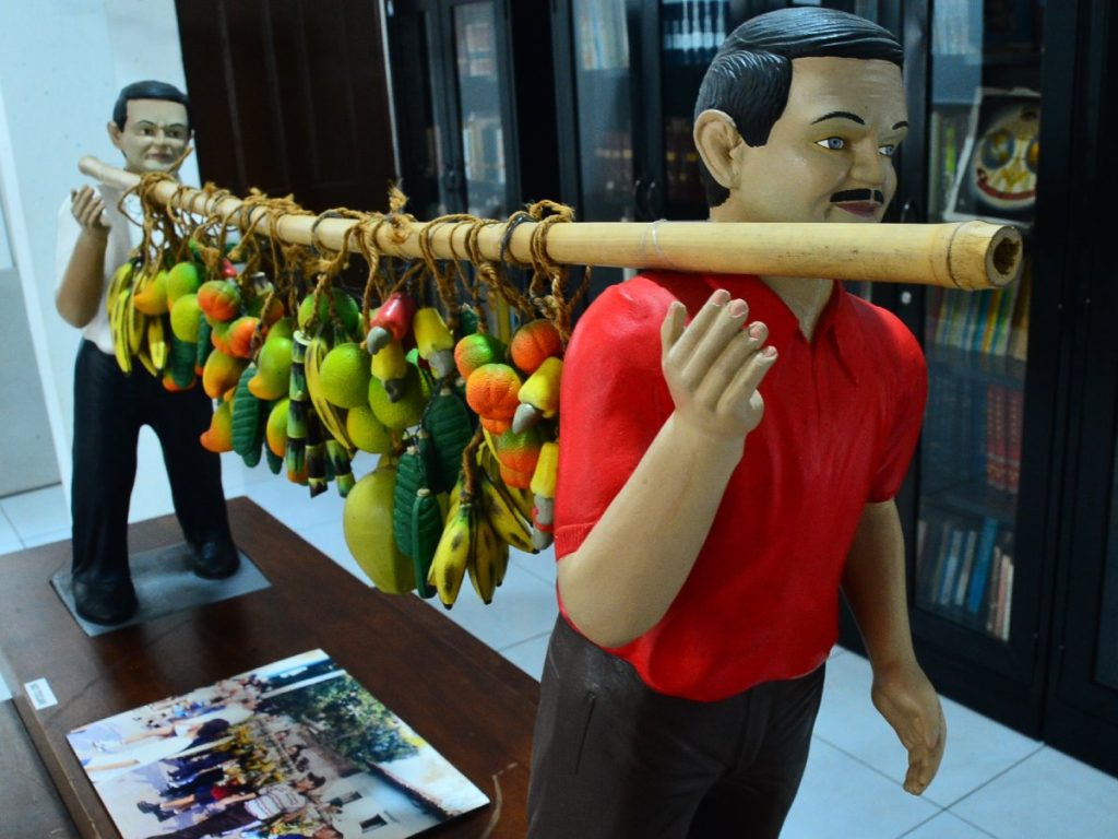 El barro extraído de cerros como El Coyote ha sido, por generaciones, la materia prima que sostiene la tradición cerámica de Ilobasco. Fotografía/ Lissette Monterrosa