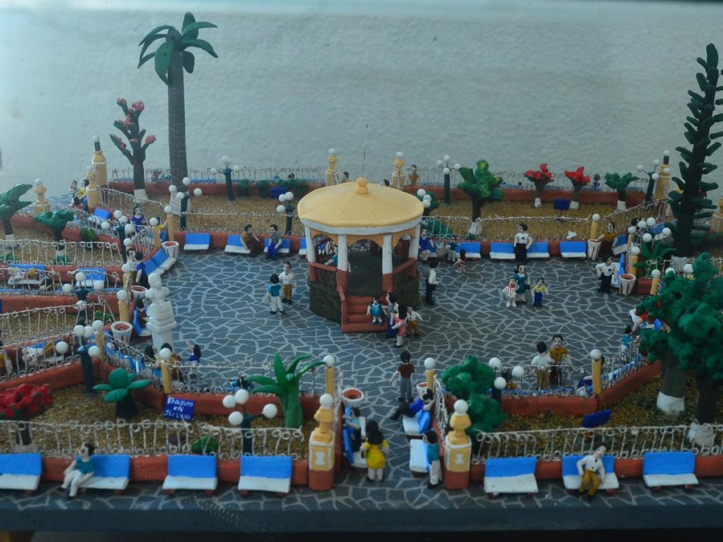 Los nacimientos o “misterios” marcaron el inicio del modelado figurativo en Ilobasco, tradición que luego se expandió hacia escenas cotidianas. Fotografía/ Lissette Figueroa