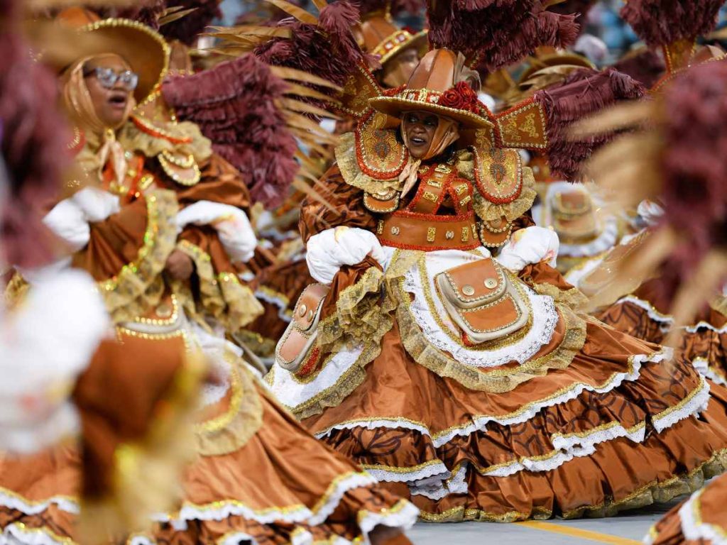 La escuela Vai-Vai participa en la apertura de los desfiles del Grupo Especial en el sambódromo de Anhembí, en São Paulo. 