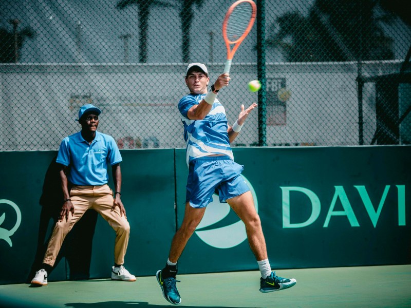 Diego Durán fue clave en la serie contra Benín, tanto en individual como en dobles. / Foto cortesía FST