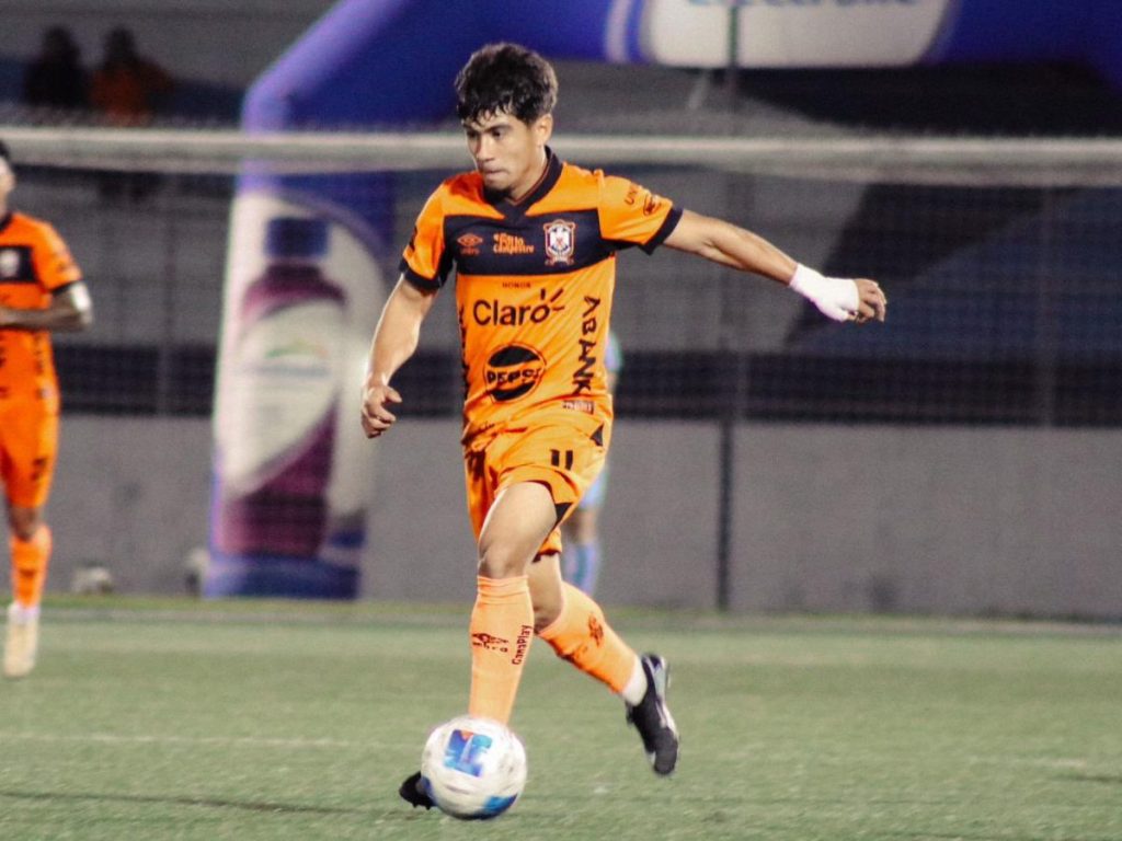 Águila venció al Inter FA en las Delicias. Foto X Águila