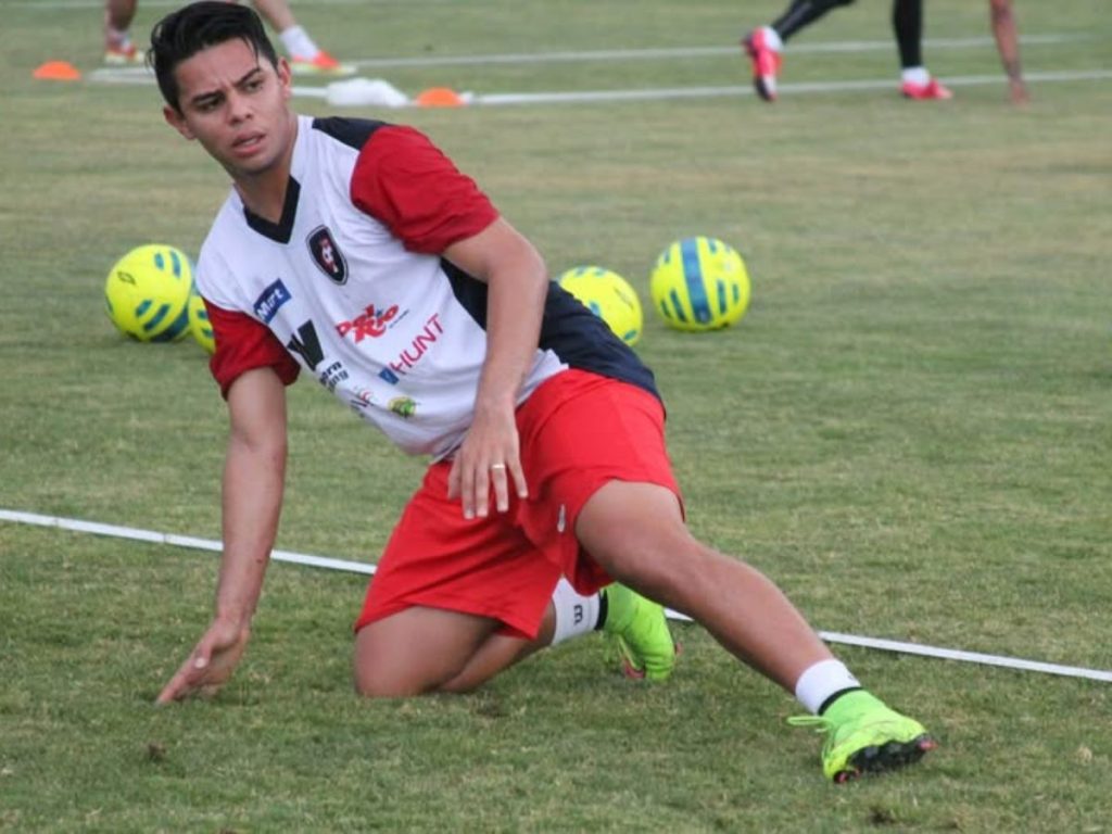 Alex Larín entrenando con el FC Juárez. Foto FB FC Juárez