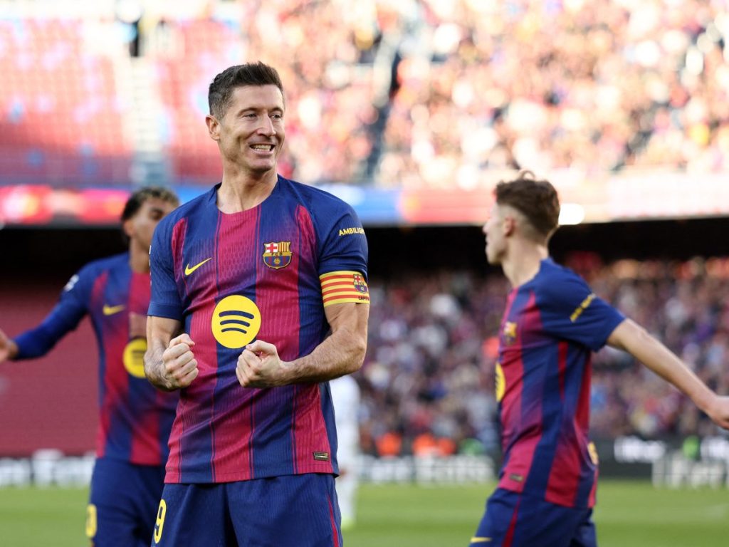 Robert Lewandowski celebra su gol ante el Mallorca. Foto AFP