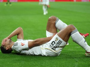 Jude Bellingham lesionado contra el Rayo Vallecano. Foto AFP