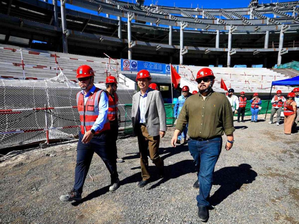 La empresa China State Construction presentó esta mañana la finalización de la estructura metálica del graderío del Estadio Nacional El Salvador. Foto Cortesía INDES