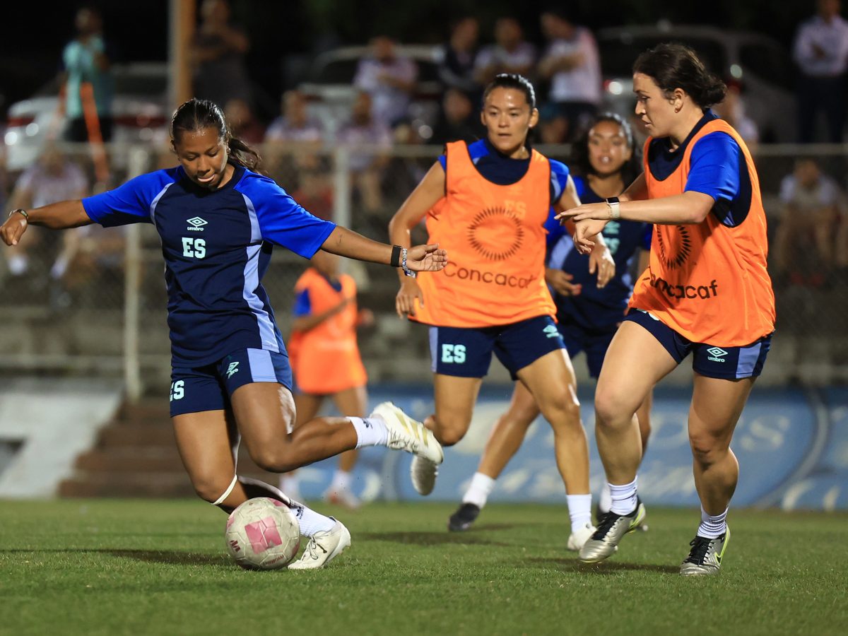 La Selección Femenina Mayor afina detalles para el duelo del domingo ante Barbados. Foto X Selecta