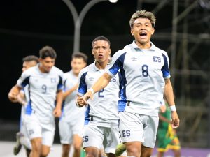 Johann Ortiz (8) celebra su gol con la Selecta Sub-20 ante Guyana Francesa. Foto Cortesía FESFUT
