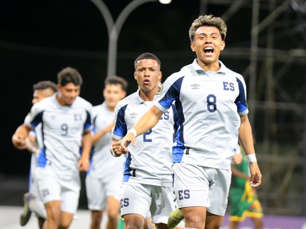Johann Ortiz (8) celebra su gol con la Selecta Sub-20 ante Guyana Francesa. Foto Cortesía FESFUT