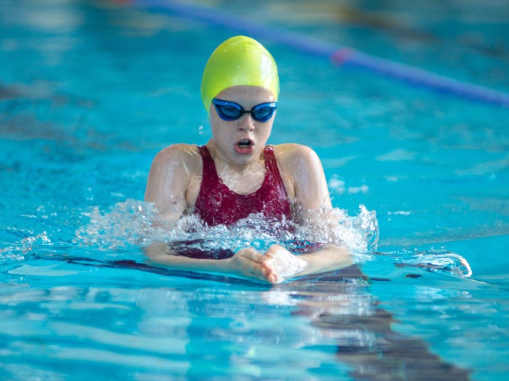 La constancia en un deporte individual fortalece el autocontrol y la resiliencia desde la infancia.